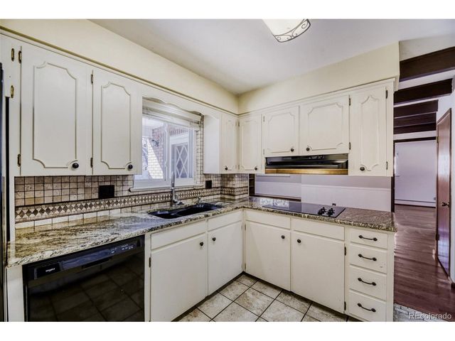 2759 Simms St, Lakewood, CO 80215