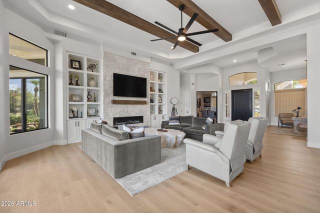 2656 E Taurus Place, Chandler, AZ 85249
