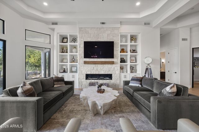 2656 E Taurus Place, Chandler, AZ 85249