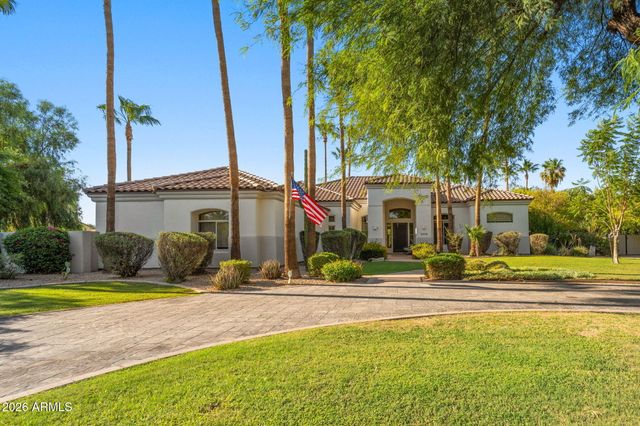 2656 E Taurus Place, Chandler, AZ 85249