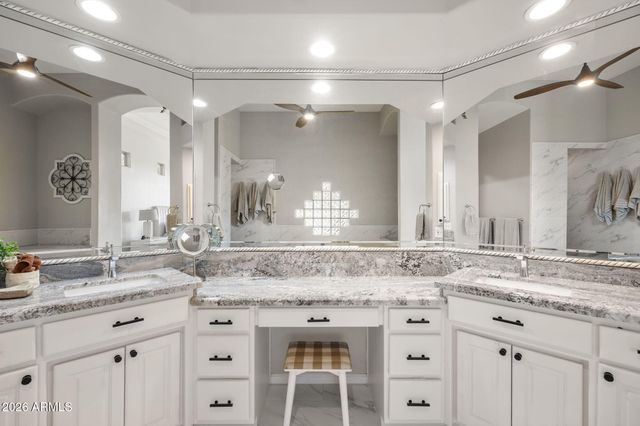 2656 E Taurus Place, Chandler, AZ 85249