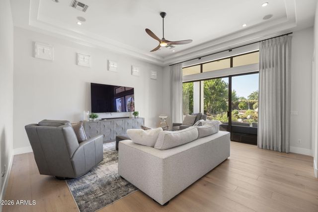 2656 E Taurus Place, Chandler, AZ 85249