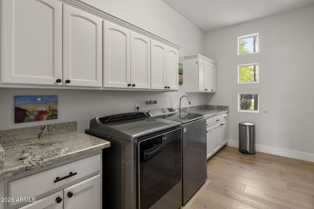 2656 E Taurus Place, Chandler, AZ 85249