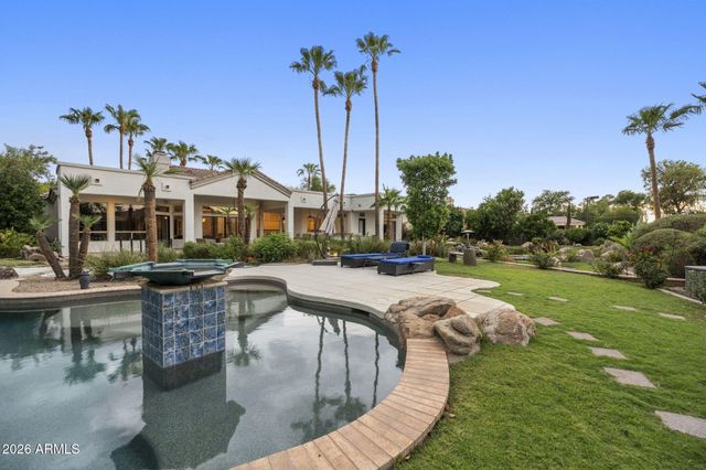 2656 E Taurus Place, Chandler, AZ 85249