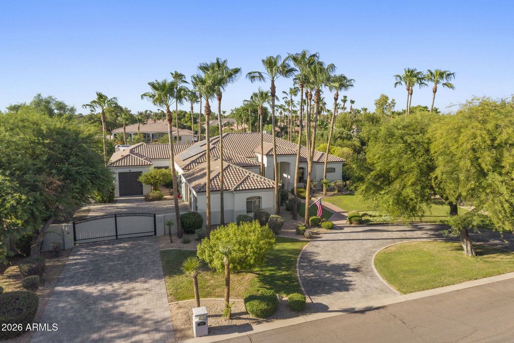 2656 E Taurus Place, Chandler, AZ 85249