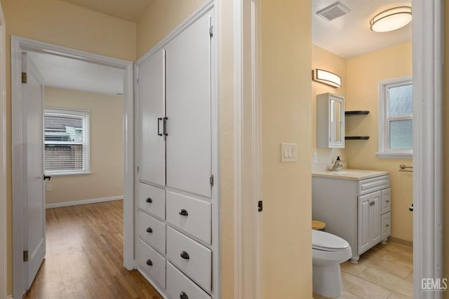 1505 Stockton Avenue, Bakersfield, CA 93308