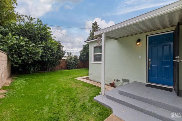 1505 Stockton Avenue, Bakersfield, CA 93308