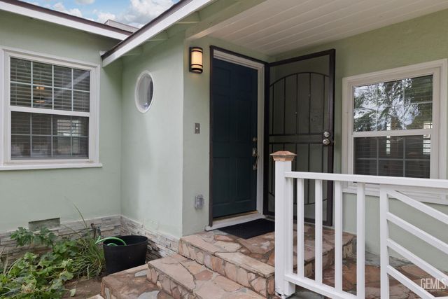 1505 Stockton Avenue, Bakersfield, CA 93308