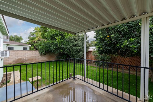 1505 Stockton Avenue, Bakersfield, CA 93308