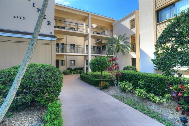 6175 S Mirror Lake Drive 101, Sebastian, FL 32958