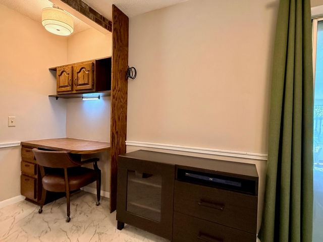 5012 Tressa Drive, Lansing City, MI 48910