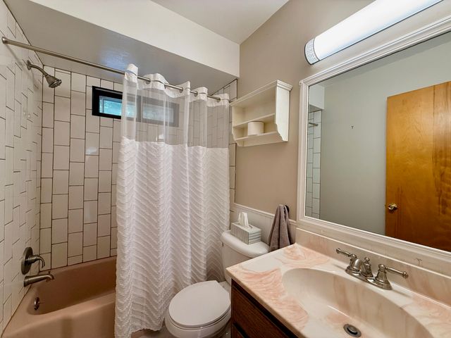 5012 Tressa Drive, Lansing City, MI 48910