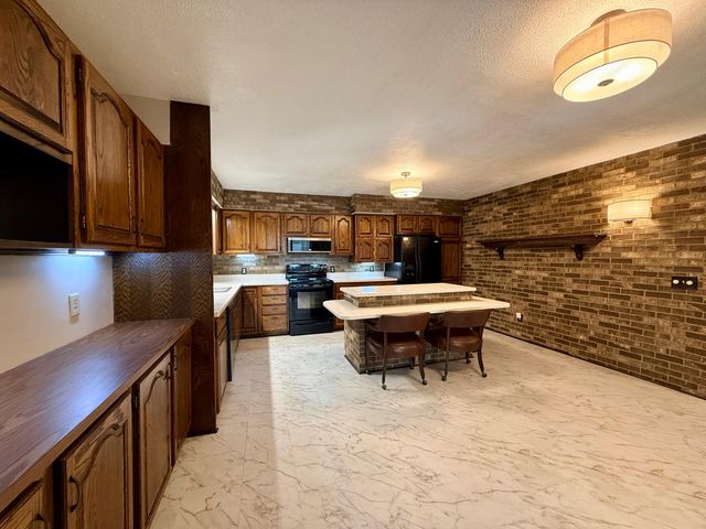 5012 Tressa Drive, Lansing City, MI 48910