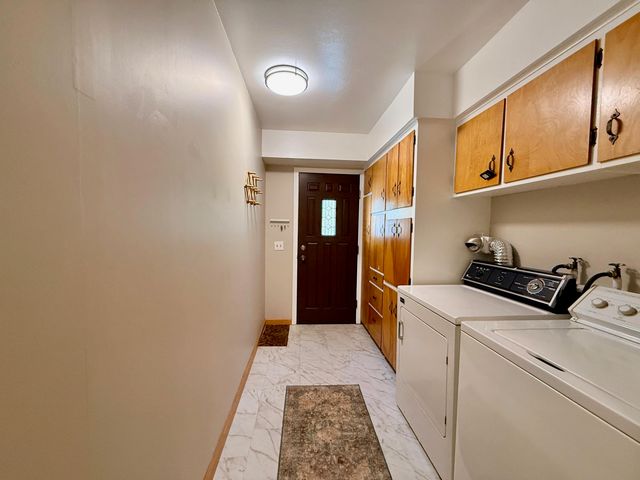 5012 Tressa Drive, Lansing City, MI 48910