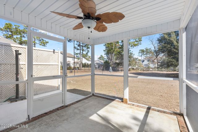 102 Bobwhite Circle, Cape Carteret, NC 28584
