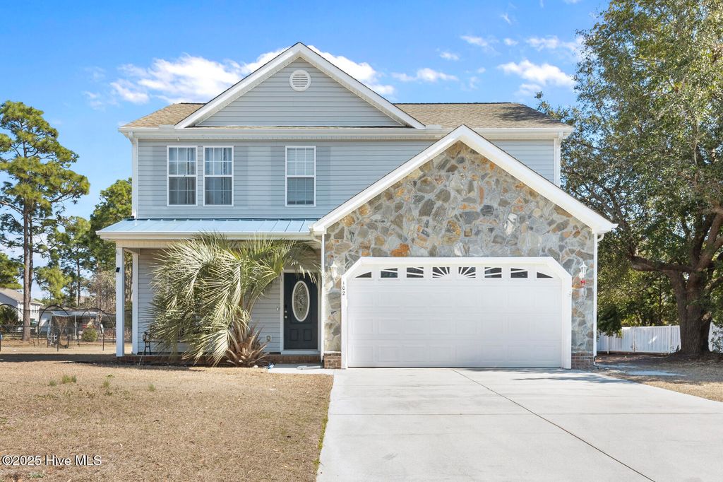 102 Bobwhite Circle, Cape Carteret, NC 28584