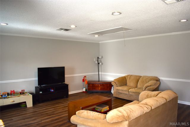 6213 Lycoming Road, Montgomery, AL 36117