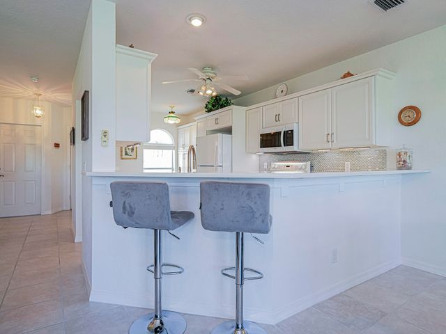 3223 S Lakeview Circle 20-8, Hutchinson Island, FL 34949