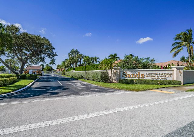 3223 S Lakeview Circle 20-8, Hutchinson Island, FL 34949