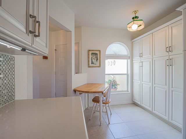 3223 S Lakeview Circle 20-8, Hutchinson Island, FL 34949