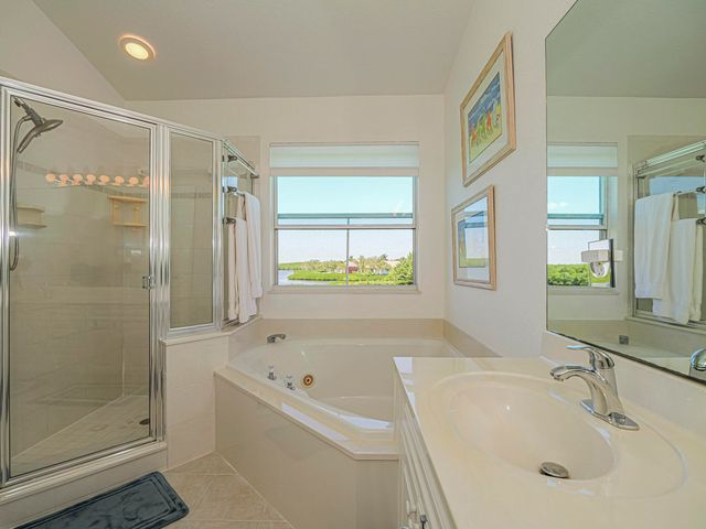 3223 S Lakeview Circle 20-8, Hutchinson Island, FL 34949