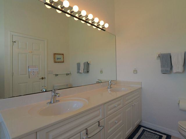 3223 S Lakeview Circle 20-8, Hutchinson Island, FL 34949