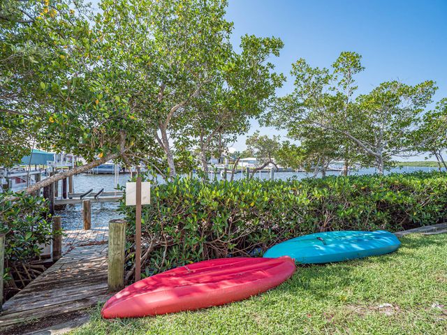 3223 S Lakeview Circle 20-8, Hutchinson Island, FL 34949