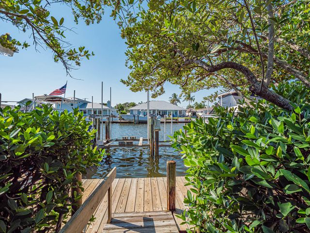 3223 S Lakeview Circle 20-8, Hutchinson Island, FL 34949