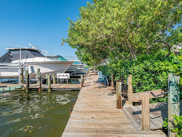 3223 S Lakeview Circle 20-8, Hutchinson Island, FL 34949