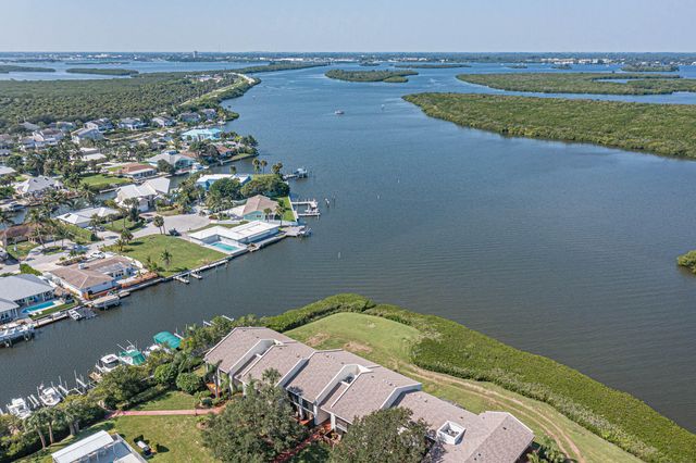 3223 S Lakeview Circle 20-8, Hutchinson Island, FL 34949