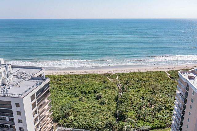 3223 S Lakeview Circle 20-8, Hutchinson Island, FL 34949