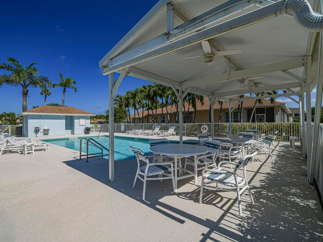 3223 S Lakeview Circle 20-8, Hutchinson Island, FL 34949