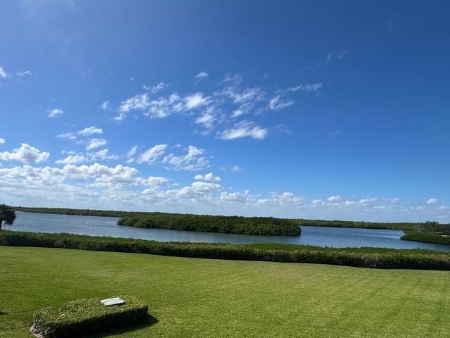 3223 S Lakeview Circle 20-8, Hutchinson Island, FL 34949