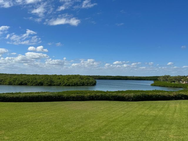 3223 S Lakeview Circle 20-8, Hutchinson Island, FL 34949