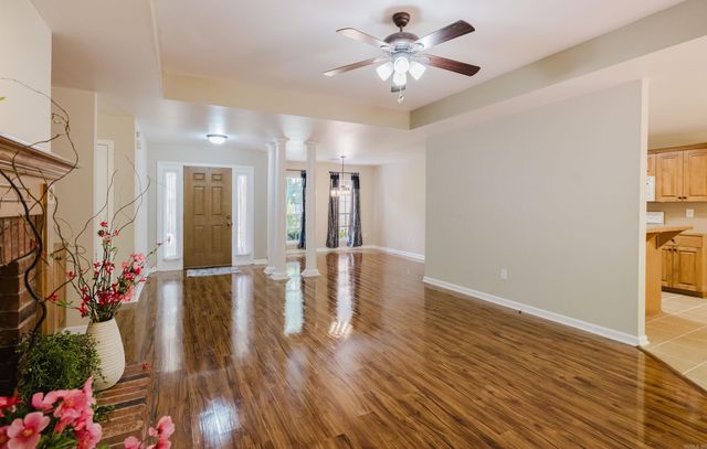 1202 Oxford Ave, Benton, AR 72019