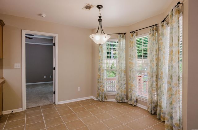 1202 Oxford Ave, Benton, AR 72019