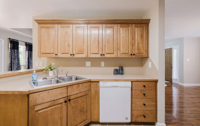 1202 Oxford Ave, Benton, AR 72019