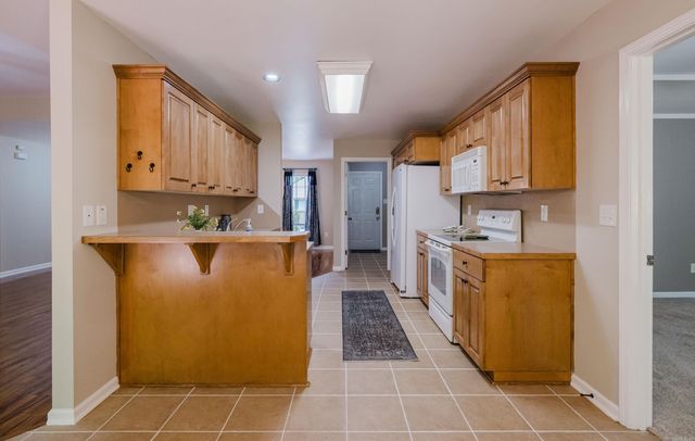 1202 Oxford Ave, Benton, AR 72019