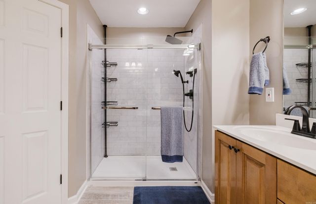 1202 Oxford Ave, Benton, AR 72019