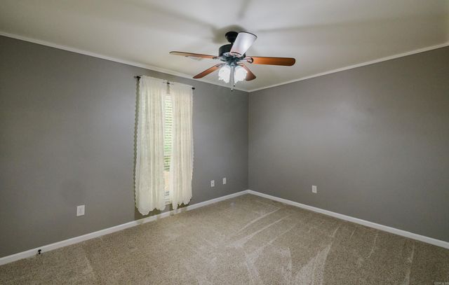 1202 Oxford Ave, Benton, AR 72019