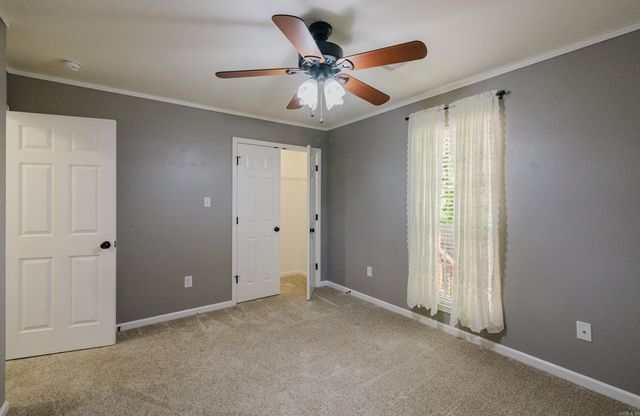 1202 Oxford Ave, Benton, AR 72019