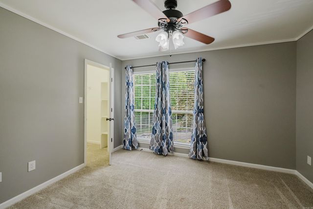 1202 Oxford Ave, Benton, AR 72019