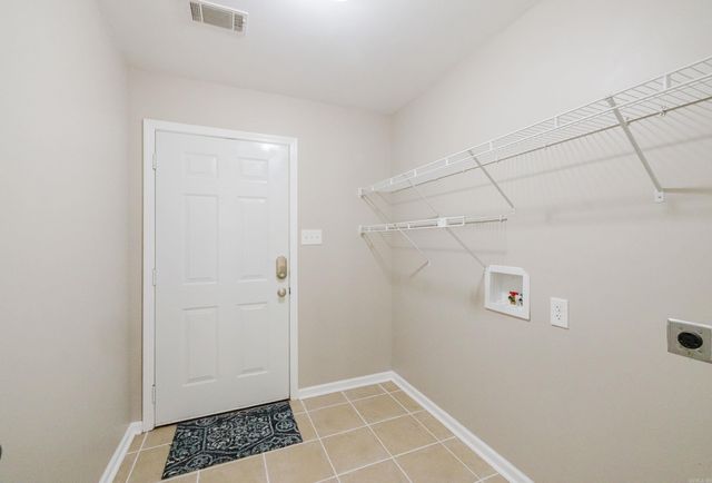 1202 Oxford Ave, Benton, AR 72019