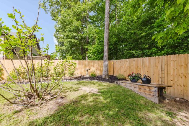 1202 Oxford Ave, Benton, AR 72019