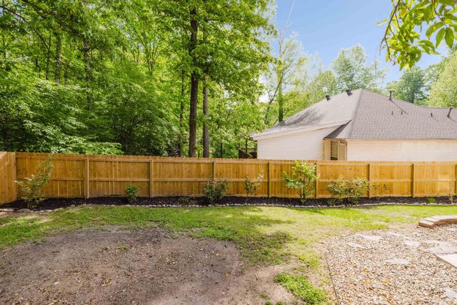 1202 Oxford Ave, Benton, AR 72019