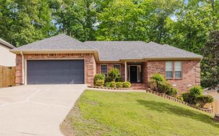 1202 Oxford Ave, Benton, AR 72019