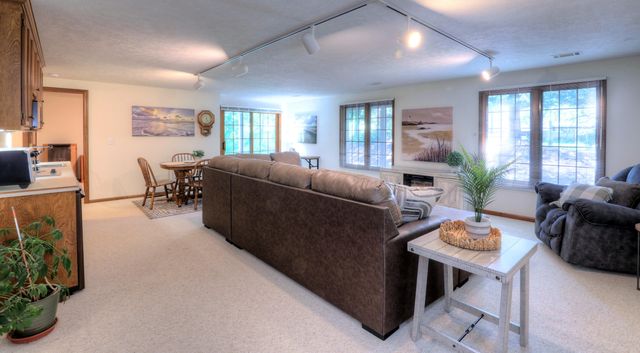 500 W Main Avenue 2, Zeeland City, MI 49464