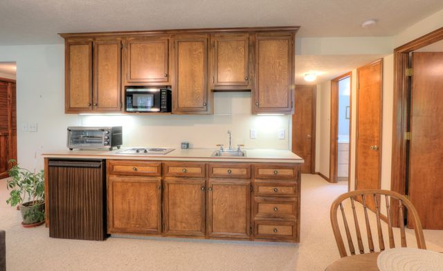 500 W Main Avenue 2, Zeeland City, MI 49464