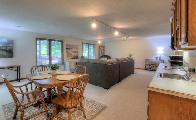 500 W Main Avenue 2, Zeeland City, MI 49464