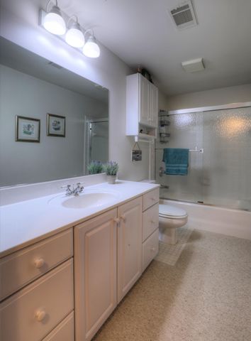 500 W Main Avenue 2, Zeeland City, MI 49464